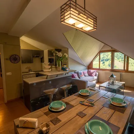 Apartamento Inmobiliaria - Admite Mascotas Formigal