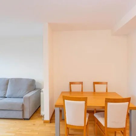 Apartamento Inmobiliaria - Admite Mascotas Formigal